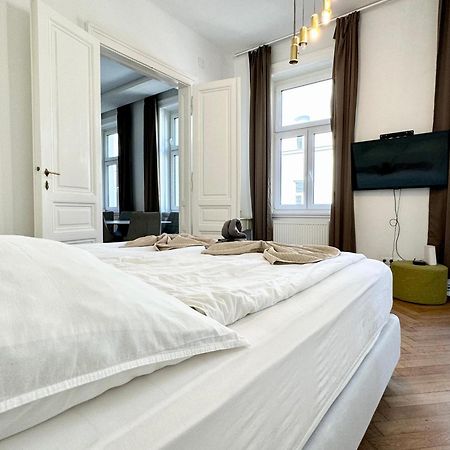 Premium Apartment Located At The Famous Vienna Kutschkermarkt Exterior foto