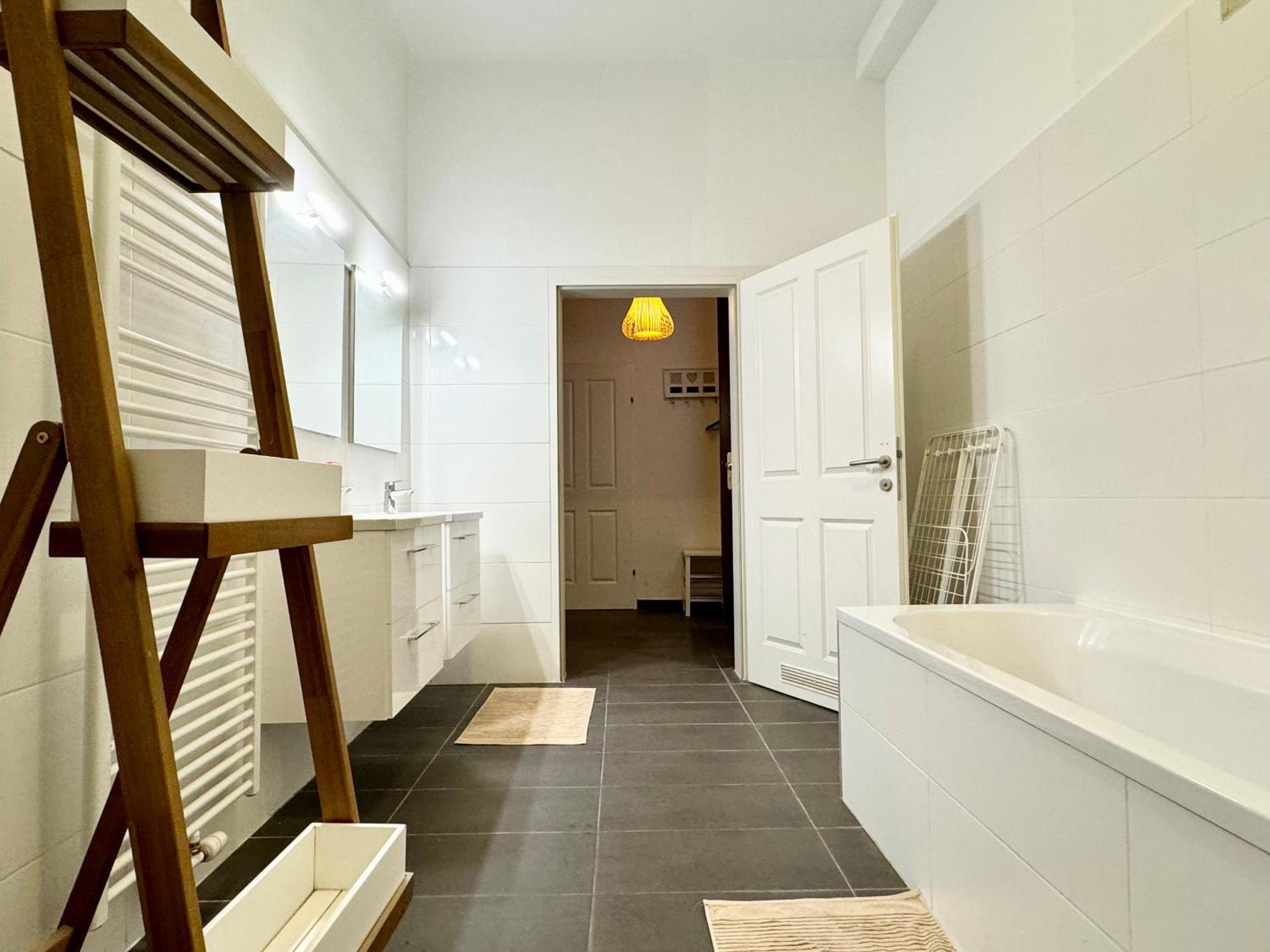 Premium Apartment Located At The Famous Vienna Kutschkermarkt Exterior foto